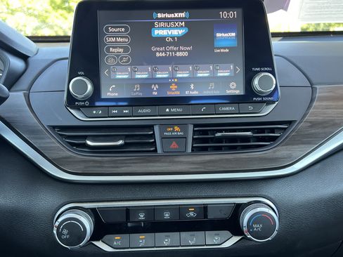Certified 2025 Nissan Altima 2.5 SV FWD image 24