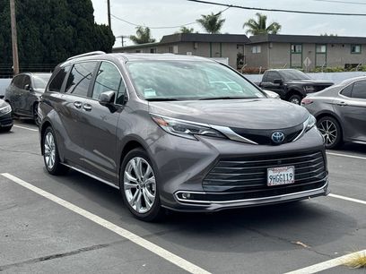 Used 2023 Toyota Sienna Platinum