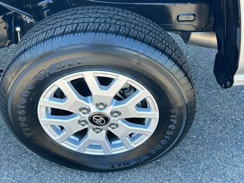 Used 2024 Toyota Tacoma SR5 AWD/4WD image 6