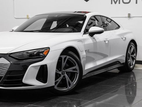 Used 2022 Audi e-tron GT Premium Plus image 10