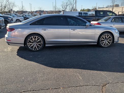 Used 2021 Audi A8 L 4.0T w/ Executive Plus Package image 10
