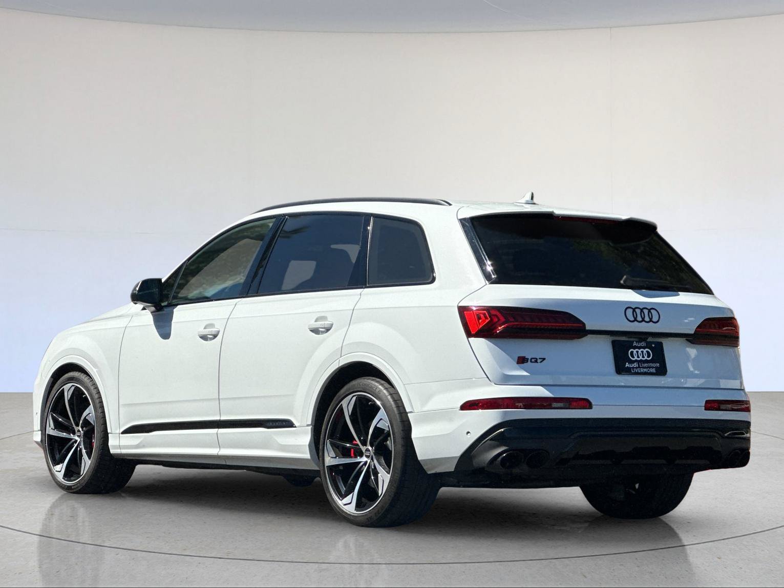 Used 2023 Audi SQ7 Prestige w/ Prestige Package AWD/4WD image 4