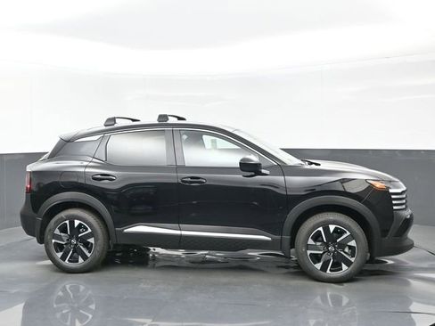 New 2026 Nissan Kicks SV w/ Cold Weather Package AWD/4WD image 7