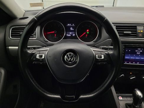 Used 2017 Volkswagen Jetta SE FWD image 22