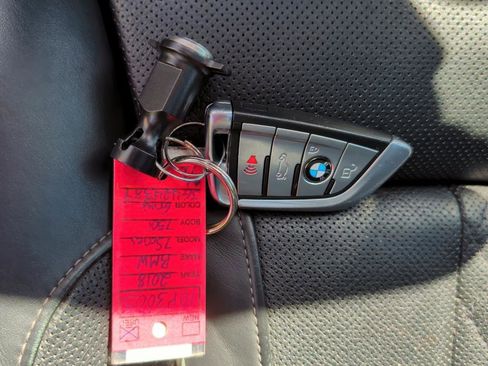 Used 2018 BMW 750i xDrive image 30