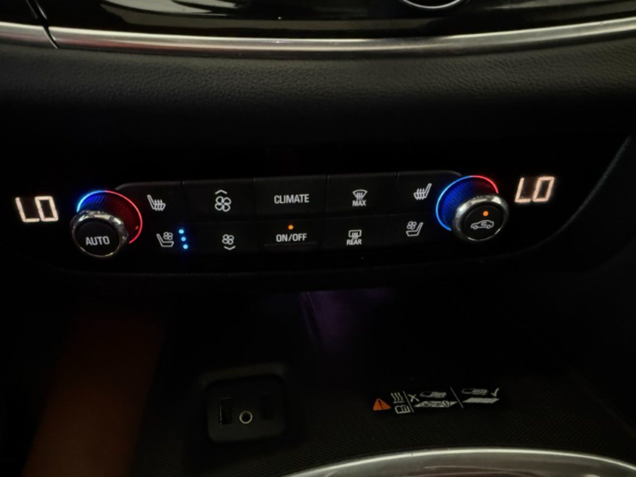 Used 2019 Buick Enclave Avenir w/ Avenir Technology Package AWD/4WD image 42