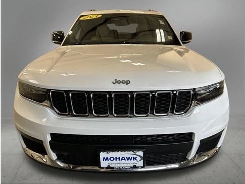 Used 2023 Jeep Grand Cherokee L Limited AWD/4WD image 9
