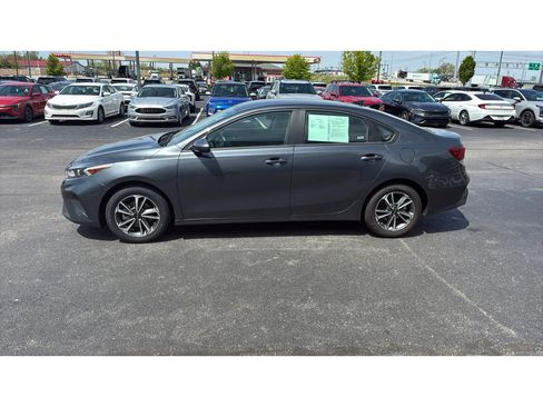 Used 2024 Kia Forte LXS FWD image 3