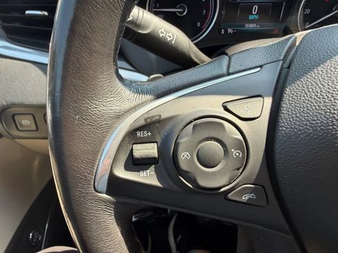 Used 2019 Buick Enclave Essence FWD image 21