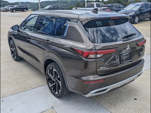 Used 2023 Mitsubishi Outlander SEL AWD/4WD image 9