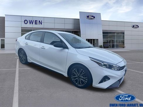 Used 2023 Kia Forte GT-Line w/ GT-Line Premium Package FWD image 3