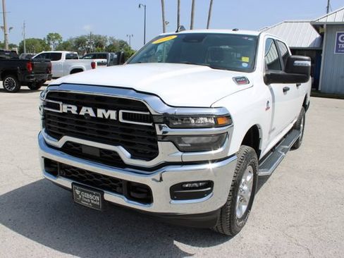 Used 2025 RAM 2500 Big Horn AWD/4WD image 3
