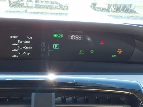 Used 2020 Toyota Prius XLE image 20