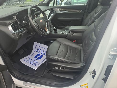 Used 2023 Cadillac XT6 Premium Luxury w/ Platinum Package AWD/4WD image 7