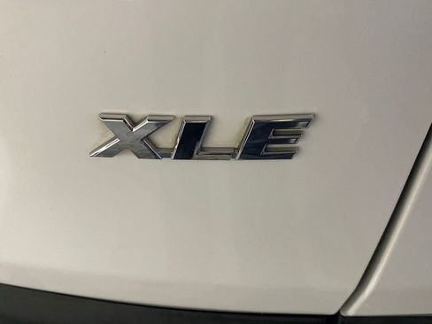 Used 2021 Toyota RAV4 XLE image 15