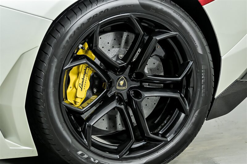 Used 2014 Lamborghini Aventador LP 700-4 AWD/4WD image 9