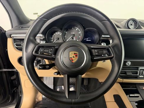 Certified 2023 Porsche Macan image 28