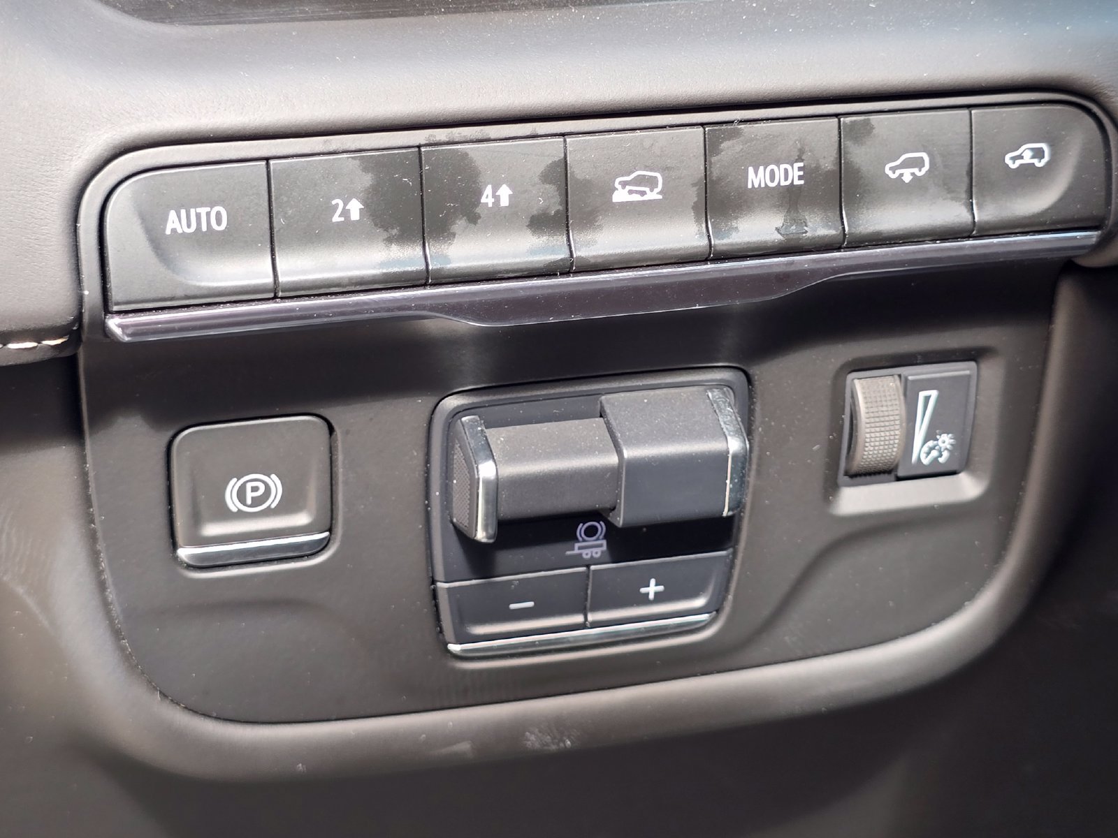 Used 2023 Cadillac Escalade ESV Premium Luxury Platinum w/ LPO, Floor Liner Package AWD/4WD image 11