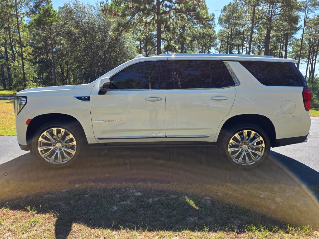 Used 2022 GMC Yukon Denali RWD image 2