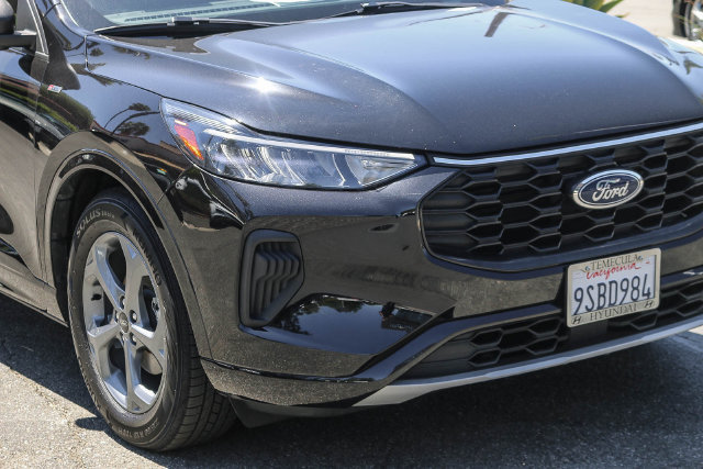 Used 2023 Ford Escape ST-Line w/ Equipment Group 301A FWD image 4