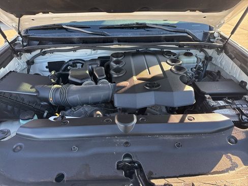 Used 2010 Toyota 4Runner Limited image 24