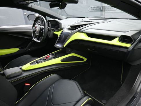 Used 2024 Lamborghini Revuelto AWD/4WD image 25