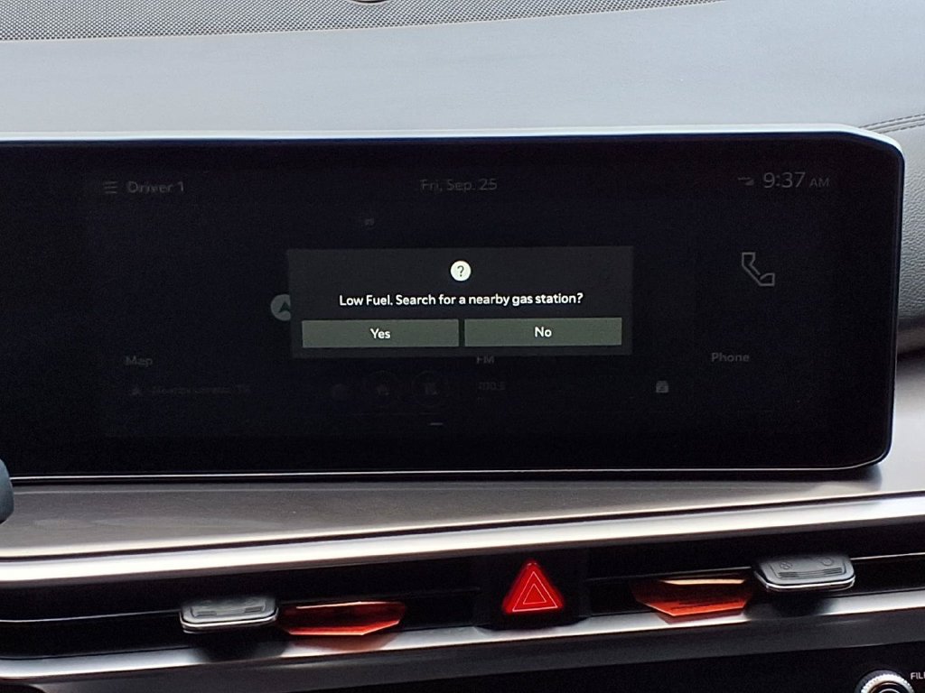 Certified 2025 Kia Sorento S FWD image 15