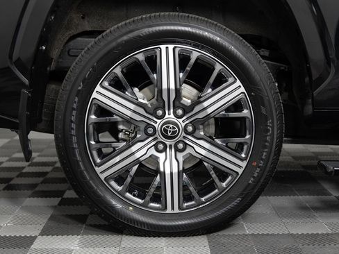 Used 2023 Toyota Sequoia Capstone image 41