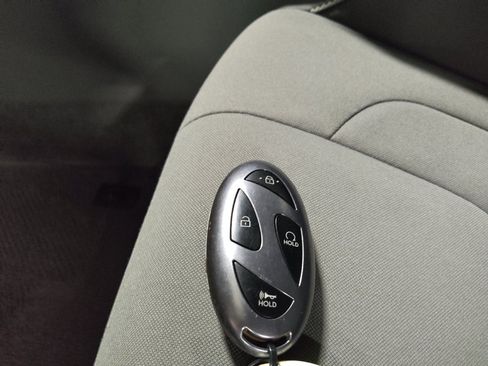 Used 2025 Hyundai Elantra Sport FWD image 32