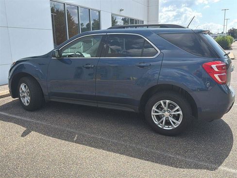 Used 2017 Chevrolet Equinox LT w/ Convenience Package AWD/4WD image 3
