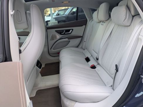 Used 2022 Mercedes-Benz EQS 580 4MATIC Sedan image 28