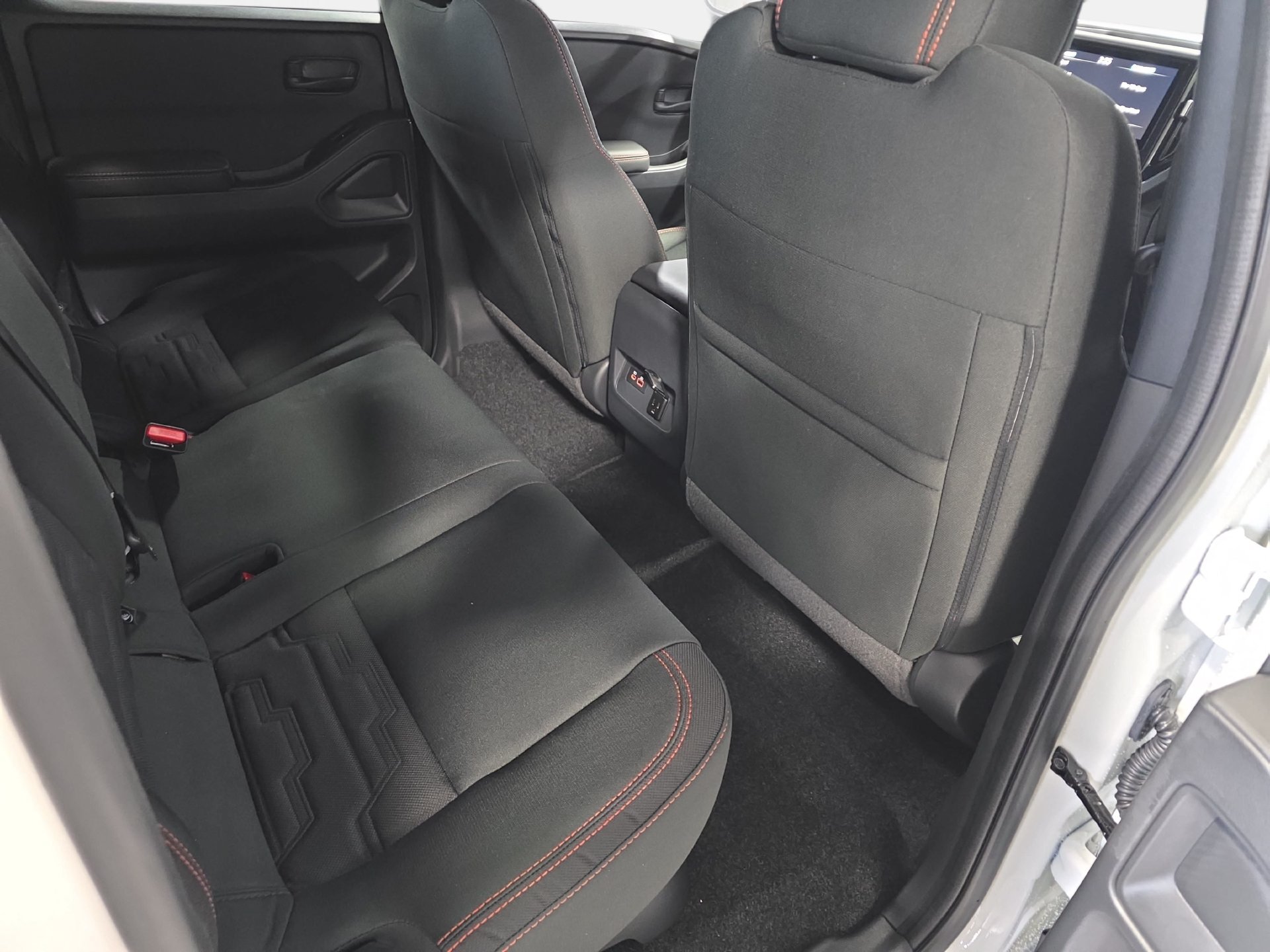 New 2027 Nissan Frontier PRO-4X w/ Pro Convenience Package AWD/4WD image 11