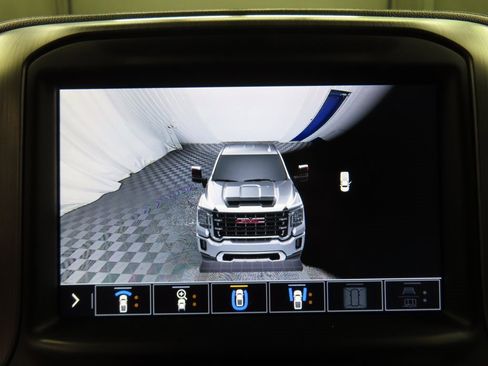 Used 2022 GMC Sierra 3500 Denali w/ Denali Ultimate Package image 17