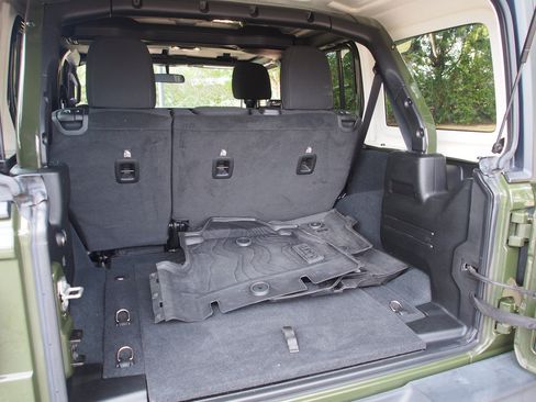 Used 2022 Jeep Wrangler Unlimited Sport AWD/4WD image 14