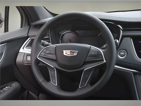 Used 2026 Cadillac XT5 Luxury w/ LPO, Floor Liner Package FWD image 15