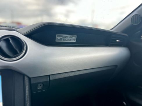 Used 2016 Ford Mustang Premium image 26