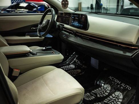 Used 2024 Nissan Ariya FWD image 13