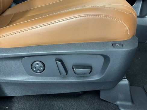 Used 2023 INFINITI QX60 Sensory w/ Vision Package AWD/4WD image 11