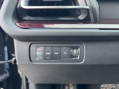 Used 2024 Chevrolet Traverse RS image 16