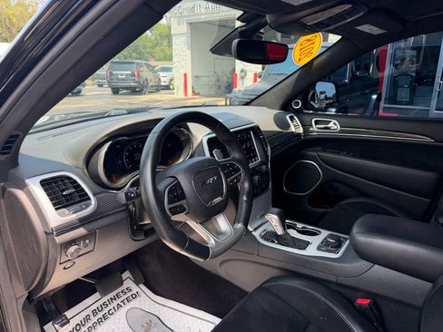 Used 2018 Jeep Grand Cherokee SRT w/ Trailer Tow Group IV AWD/4WD image 12