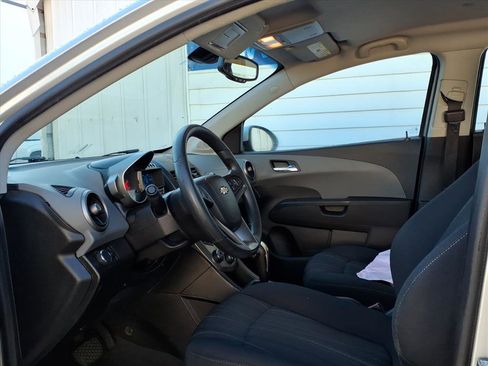 Used 2012 Chevrolet Sonic LT image 7