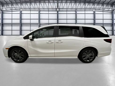 New 2026 Honda Odyssey Touring image 2