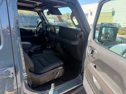 Used 2026 Jeep Wrangler Unlimited Rubicon AWD/4WD image 18