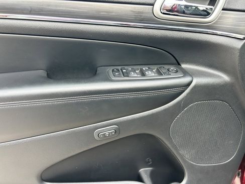 Used 2022 Jeep Grand Cherokee Limited image 27
