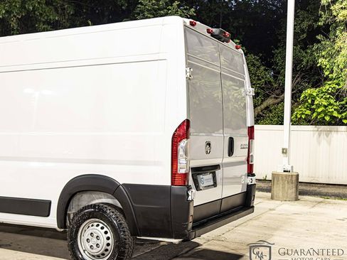 Used 2021 Mercedes-Benz Sprinter 2500 w/ Driver Convenience Package image 8