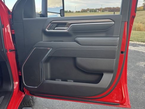 Used 2024 Chevrolet Silverado 2500 LT w/ Convenience Package image 22