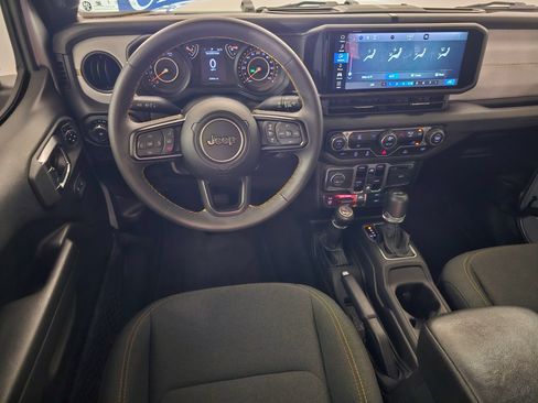 Used 2024 Jeep Wrangler Unlimited Sport AWD/4WD image 7