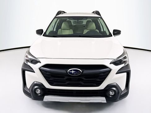 Used 2025 Subaru Outback Limited w/ Tech Package 3 AWD/4WD image 2