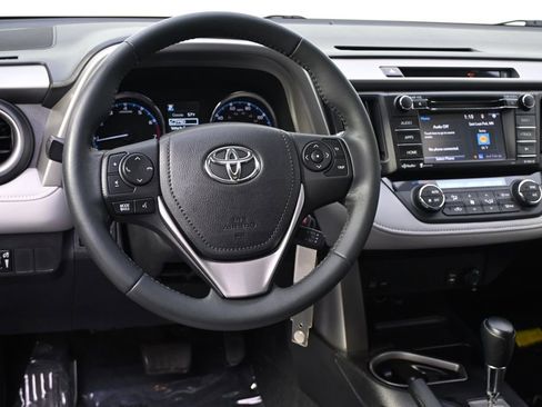 Used 2016 Toyota RAV4 XLE AWD/4WD image 12