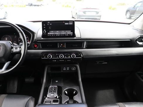 Used 2025 Honda Pilot EX-L image 17